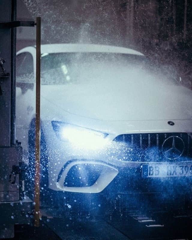 Mercedes AMGさんのインスタグラム写真 - (Mercedes AMGInstagram)「[Kraftstoffverbrauch kombiniert: 9,4–9,1 l/100km | CO₂-Emissionen kombiniert: 215–209 g/km | amg4.me/efficiency-statement | Mercedes-AMG GT 43 4MATIC+ 4-Türer Coupé]  There's nothing like getting the week off to a fresh start!  Photo: Mercedes-Benz Sindelfingen  #MercedesAMG #DrivingPerformance #AMGGTFAMILY」1月28日 2時00分 - mercedesamg
