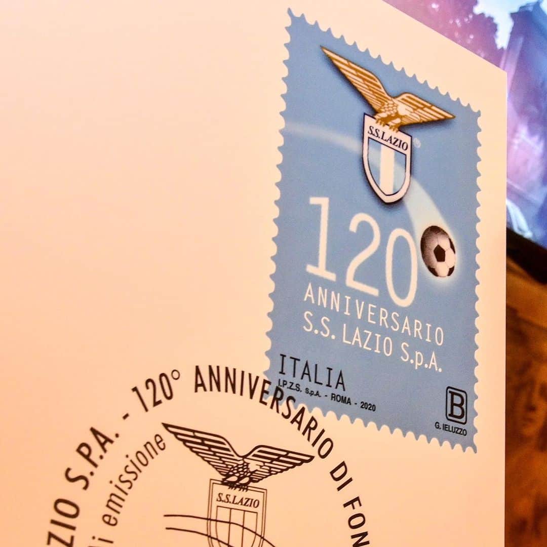SSラツィオさんのインスタグラム写真 - (SSラツィオInstagram)「‪#CXXLazio 🦅‬ ‪✉️💙 Da venerdì in vendita, presso i Lazio Style 1900 Official Store, i folder del francobollo celebrativo dei 120 anni del Club! ‬」1月28日 2時13分 - official_sslazio