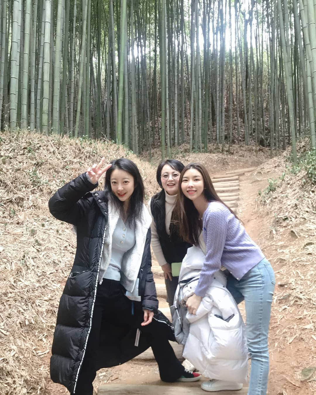 ヘリンさんのインスタグラム写真 - (ヘリンInstagram)「@kyonginn @donnouncer 3자매쥬」1月28日 2時27分 - hyeliniseo