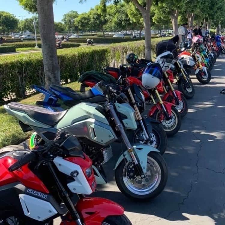 Honda Powersports USさんのインスタグラム写真 - (Honda Powersports USInstagram)「Those that #Grom together, stay together. Great to see all the #hondaGrom and #hondamonkey motorcycles during a recent meet up by @honda_grom_lifestyle_ #miniMOTO」1月28日 2時33分 - honda_powersports_us