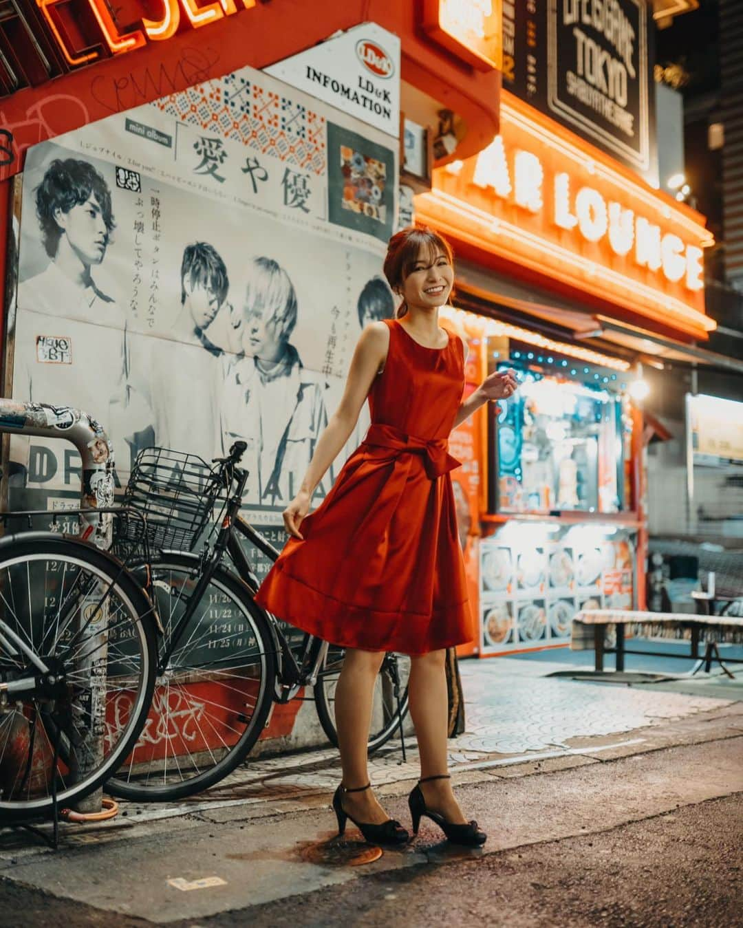 ほのかさんのインスタグラム写真 - (ほのかInstagram)「久しぶりに着た 赤いドレス👗❤️ 光沢感のあるお洋服たまに着たくなるね。 ・ Photo：(@xx_s_a_i_xx ) ・ #fashion #dress  #makeuptutorial #makeupartist  #instagood #honoka #photo #Japan #me  #instafashion #ほのか  #作品撮り #harmonypromotion」1月28日 3時06分 - nononon159