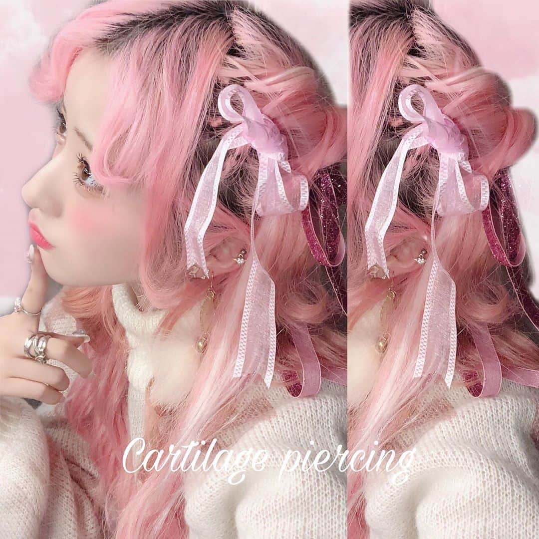 胡桃兎愛のインスタグラム：「ずっと開けてみたかった軟骨のピアスを叶ちゃんにあけてもらったヨ❤︎」