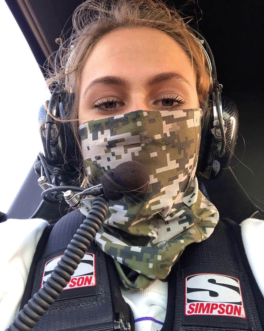 のインスタグラム：「Everyone please fasten your seatbelt 💨 Sophia is ready to rumble 💨🤞🏽|| #sophia #sophia99 #racegirl #changeagent #racing #blonde #qatar #buggy #dunes #sand #paradise #power #ready #push」