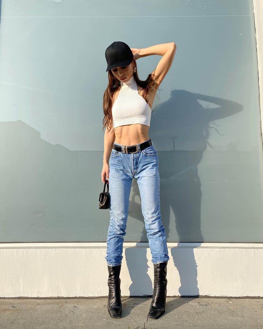 ルミ・ニーリーのインスタグラム：「Uniform 🐱」
