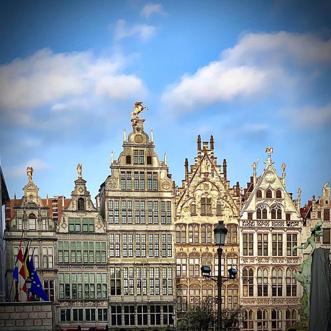林信行のインスタグラム：「stad #Antwerpen」