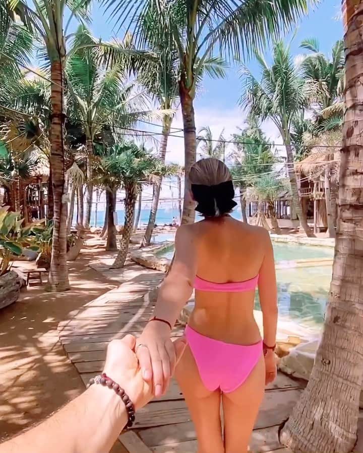 Murad Osmannのインスタグラム：「#Followmeto Bali. Wanted to discuss smth with you guys: Research proves “Influencer” as one of the most popular career options among children. Imagine your kid telling you they want to become an influencer when they grow up. To be honest I do feel that there is something wrong here. Now I am a Masters of Engineering graduate with a degree in Civil Engineering and even after all these years of using social media not only as a hobby - I still believe that you still need to receive formal education. What are your thoughts??? Music by my favourite @rosalia.vt ♺♺♺ #СледуйЗаМной на Бали. Хотел обсудить с вами одну тему: Современные исследования показывают что “инфлюенсер/блоггер” - одина из самых востребованных профессий у детей. Представьте, что ваш ребёнок говорит вам, что хочет стать инфлюенсером/блоггером когда вырастет. Лично я закончил Магистратуру Civil Engineering (гражданский инженер) и даже спустя столько лет активного пользования социальных сетей (в том числе и в работе) - я верю, что очень важно получать базовое высшее образование. Что вы думаете?」