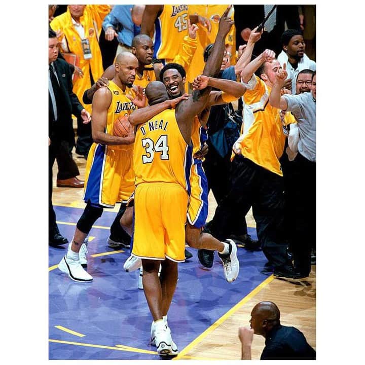 Nice Kicksさんのインスタグラム写真 - (Nice KicksInstagram)「#24for24 - In his first season with Phil Jackson as head coach, Kobe Bryant and the Lakers would win it all when they defeated the Pacers in the NBA Finals. This was the first NBA Championship for Kobe as well as Shaq who would win three together on the Lakers before Shaq moved to Miami.  Kobe Bryant and Phil Jackson would go on to win 5 NBA Championships together in a span of only ten years completely dominating the decade. Following the Feet You Wear equipped KB-8 series for several seasons, Adidas went in a new direction for the signature line Kobe wore during his first NBA Championship - the adidas The Kobe notably inspired by the Audi TT.」1月28日 3時45分 - nicekicks