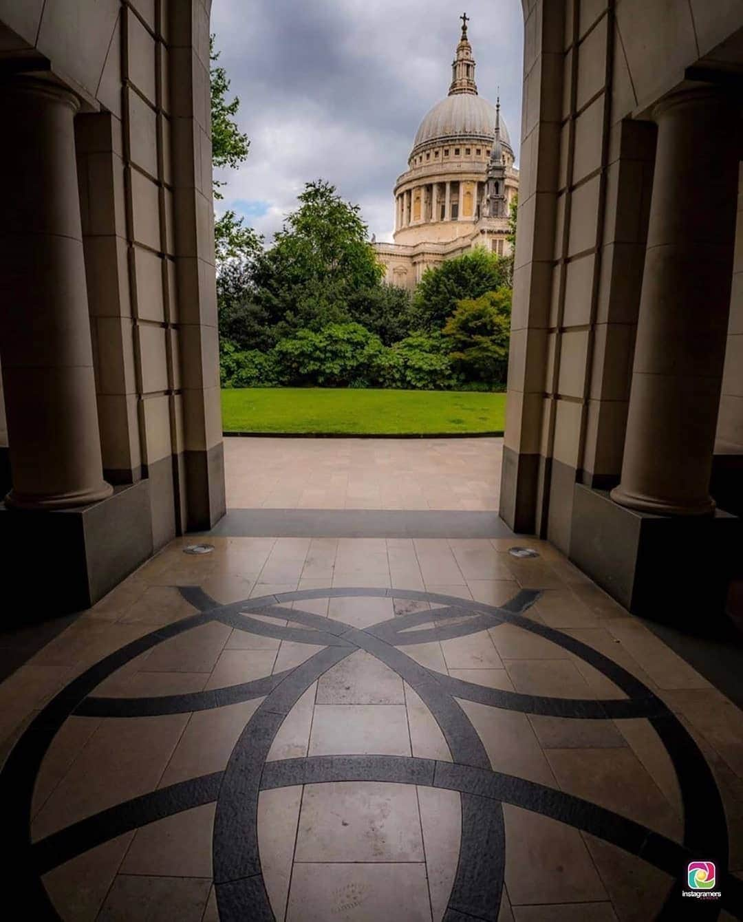 Instagramersさんのインスタグラム写真 - (InstagramersInstagram)「Original view of St. Paul's Cathedral photo by @b4uwie at @igerslondon 😍📸🙌 #igerslondon #igersUK #igers」1月28日 4時04分 - igers