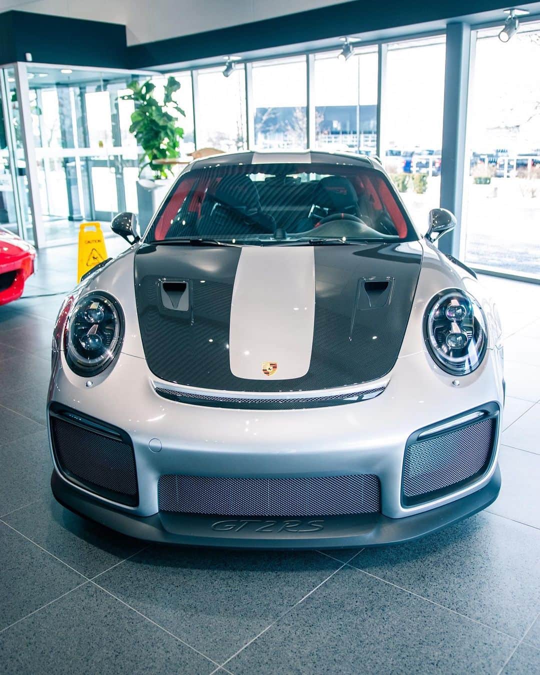 CarsWithoutLimitsさんのインスタグラム写真 - (CarsWithoutLimitsInstagram)「One of my fave Porsche; The 911 .2 GT2 RS W/ Weissach package  Photo @maxparkesphoto  Dealership @pfaffreserve  #carswithoutlimits #gt2rs」1月28日 9時39分 - carswithoutlimits