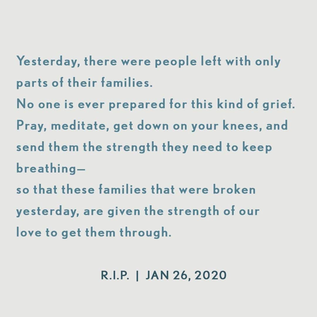 チェルシー・ハンドラーさんのインスタグラム写真 - (チェルシー・ハンドラーInstagram)「To all of the families affected yesterday...❤️」1月28日 4時34分 - chelseahandler