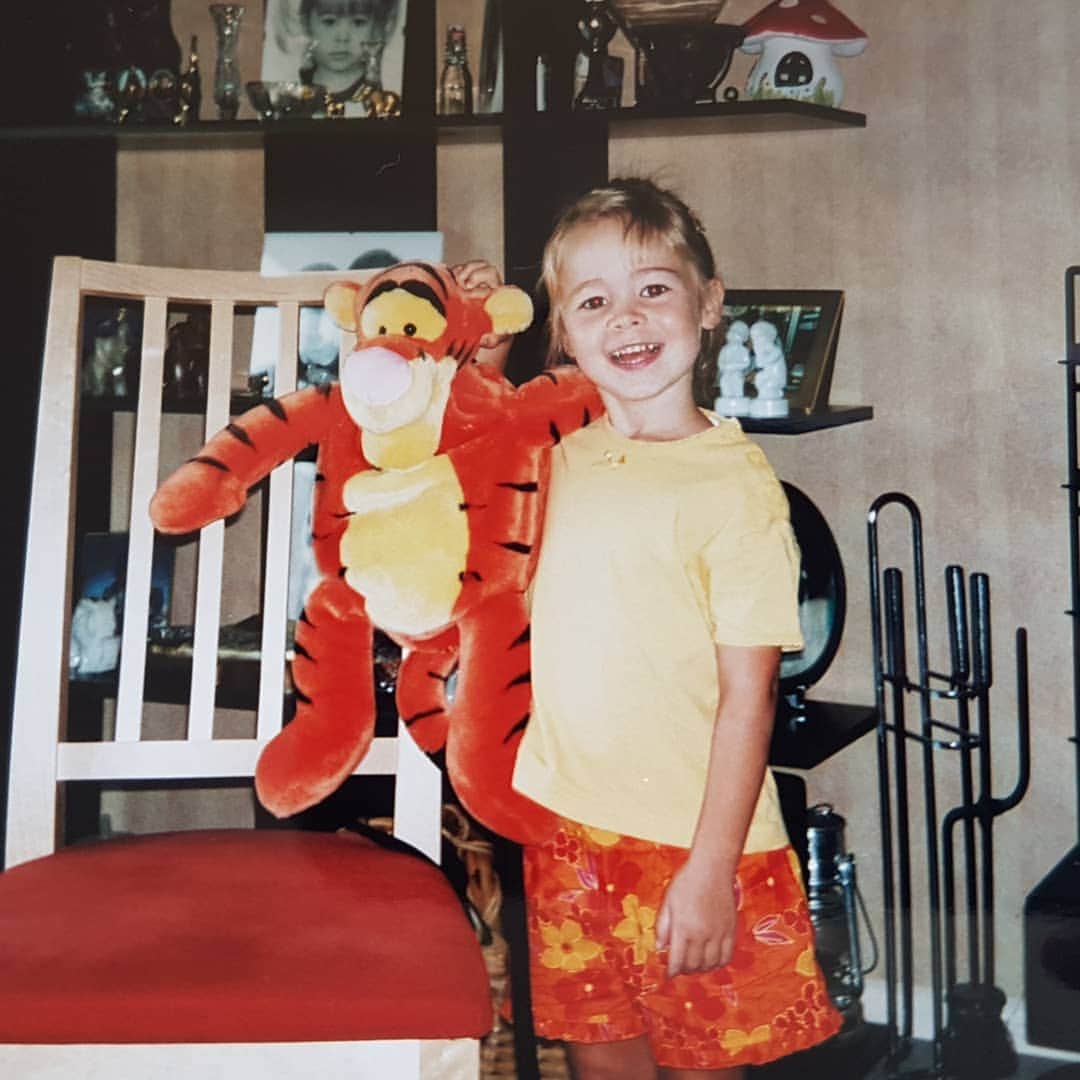 エイトォーラ・トールズドッティルのインスタグラム：「Yayy Tigger, we survived another monday!! 🧡🐯」