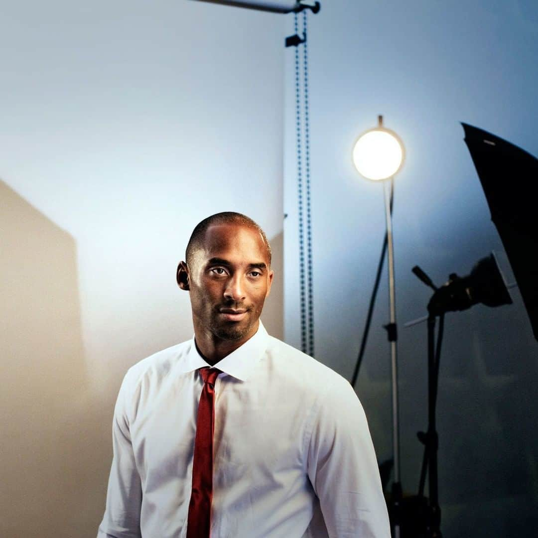 Vogueさんのインスタグラム写真 - (VogueInstagram)「In memory of Kobe Bryant, we are republishing "A Fond Farewell to Kobe Bryant," an article originally published after Bryant announced his retirement from professional basketball in 2015. It is written by Nancy Farghalli, a lifelong Lakers fan, and can be found in the link in our bio. Photo: @paolopellegrin」1月28日 4時51分 - voguemagazine