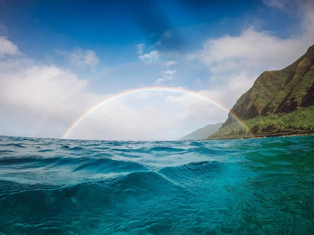 ハワイアン航空さんのインスタグラム写真 - (ハワイアン航空Instagram)「It may be Monday, but here's a pretty double rainbow to cheer you up. ☺🌈 #RainbowState #HawaiiNei ⠀ ⠀ 📷@michroseee」1月28日 5時00分 - hawaiianairlines