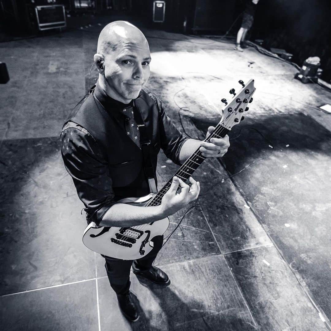 Stone Sourのインスタグラム：「“There’s already enough negative energy in the world, and I try not to look to the past. I’m always looking forward.” @joshrandofficial reveals facts you probably didn’t know about him in the latest article of @kerrangmagazine_! Head to our story to find out more.」