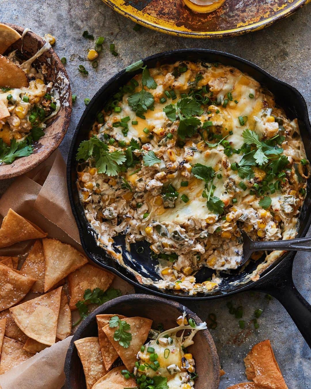 Gaby Dalkinさんのインスタグラム写真 - (Gaby DalkinInstagram)「Ask and you shall receive! Every recipe for game day that you could ever imagine is on the blog!! And this Poblano Queso situation is BEYOND! https://whatsgabycooking.com/24-game-day-recipes/」1月28日 5時05分 - whatsgabycookin