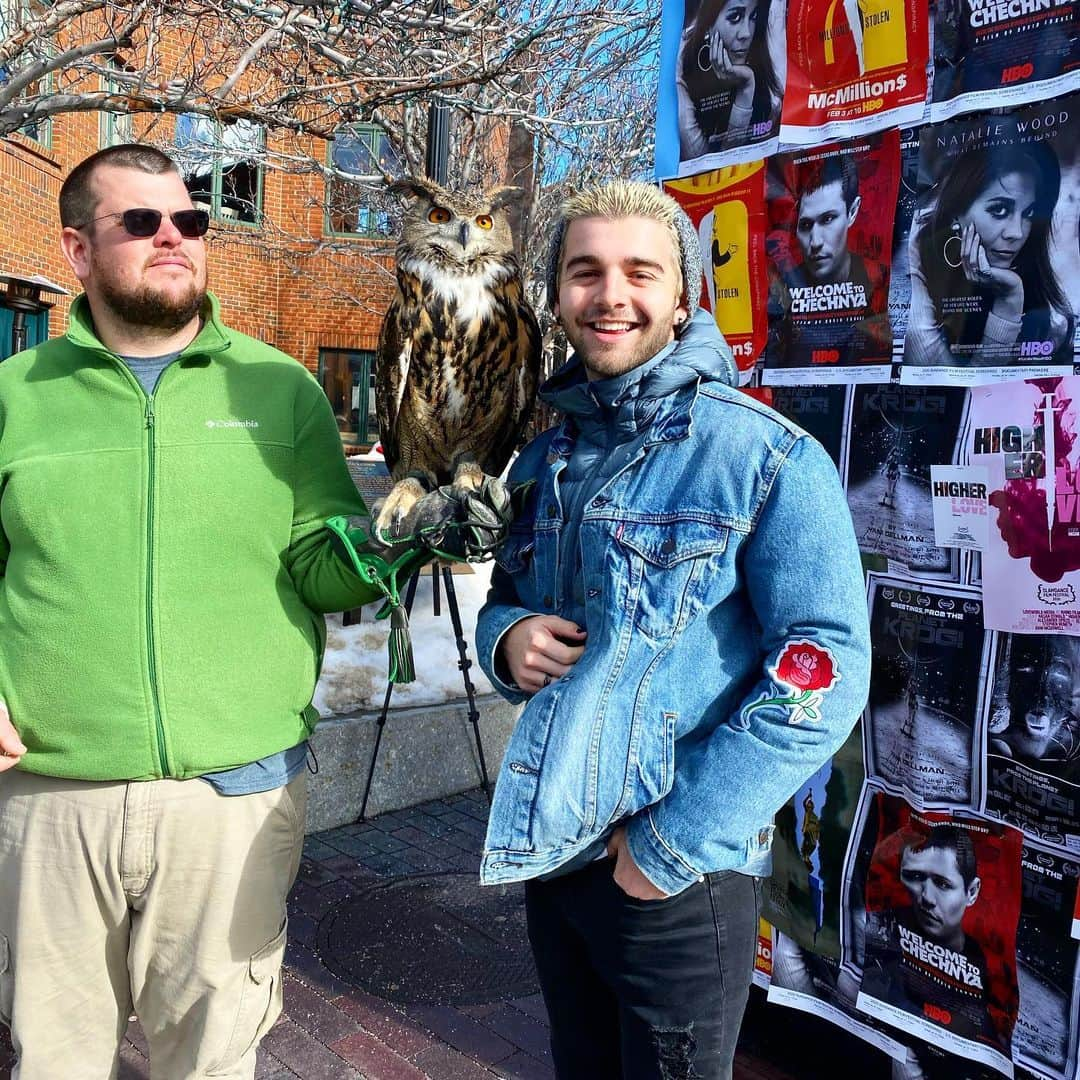 ジャック・グリフォーさんのインスタグラム写真 - (ジャック・グリフォーInstagram)「And it was that day the most unlikely of friendships had blossomed. The owl and the porcupine. (I’m the porcupine; see hair^). Her name was pumpkin😁. Thanks for the memories, Sundance. Till next time! 🥂」1月28日 5時19分 - jackgriffo