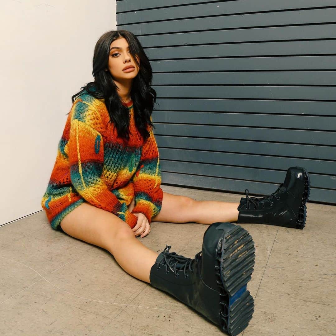 ケルシーのインスタグラム：「taste the rainbow @kevinmaya」