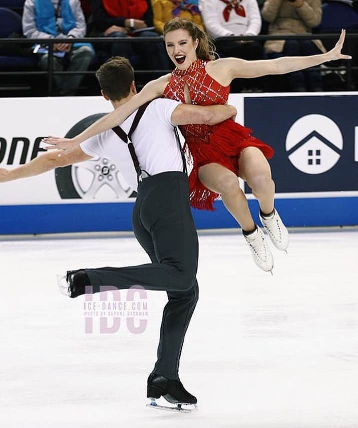 クリスティーナ・カレイラさんのインスタグラム写真 - (クリスティーナ・カレイラInstagram)「🔥 #toodarnhot #broadway #musicaltheatre #kissmekate #icedance #figureskating #uschamps20」1月28日 5時50分 - christinacarreira