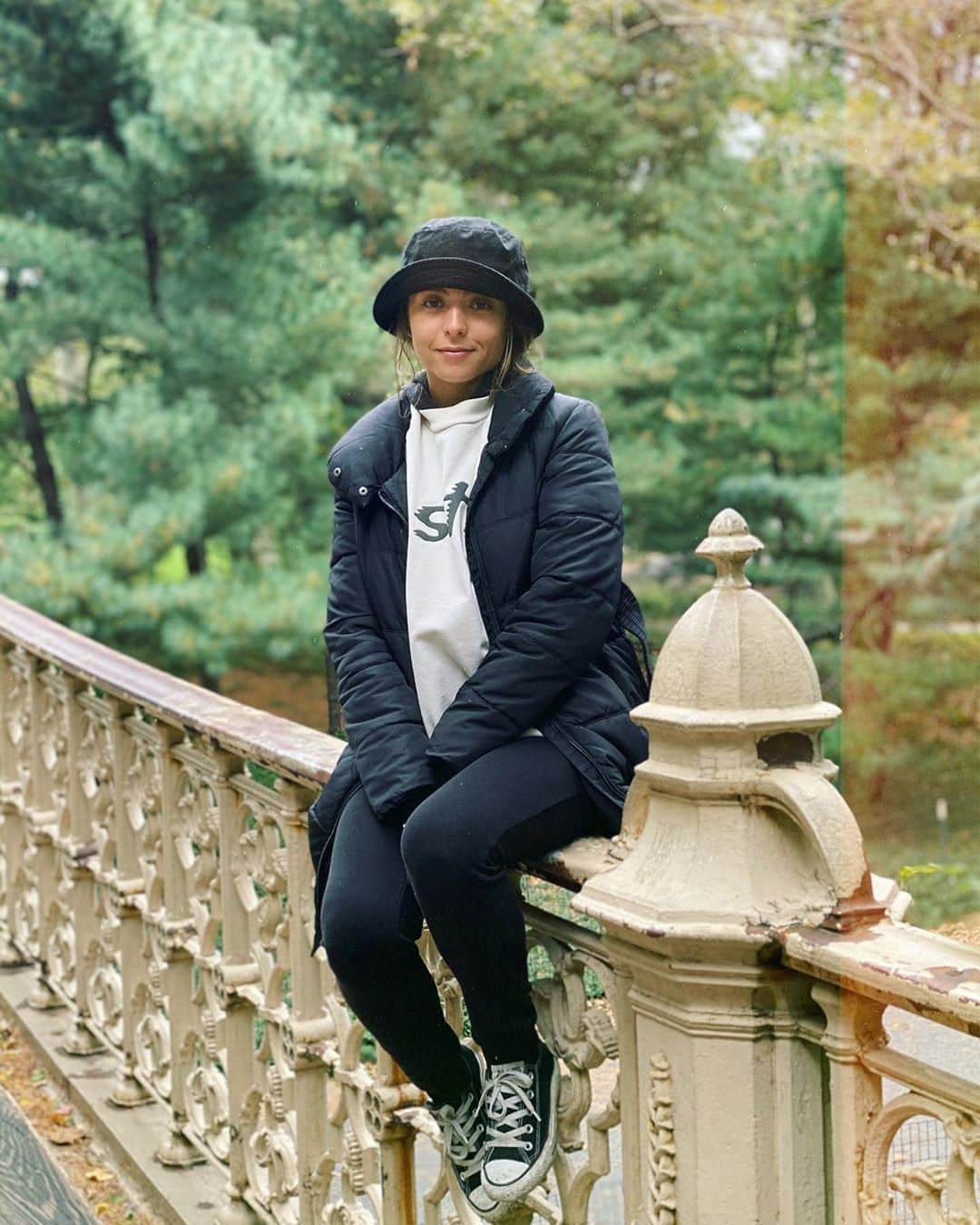 ジャック・レイ・パイルズのインスタグラム：「josh thinks it’s the cutest when I wear my hat like this.」