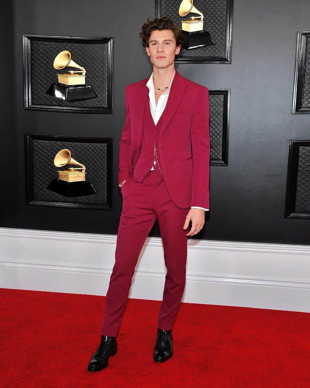 ルイ・ヴィトンさんのインスタグラム写真 - (ルイ・ヴィトンInstagram)「#ShawnMendes in a custom #LouisVuitton suit by #VirgilAbloh at the 62nd Annual #GrammyAwards in Los Angeles.  #Grammys #Grammys2020 @virgilabloh @shawnmendes」1月28日 5時44分 - louisvuitton