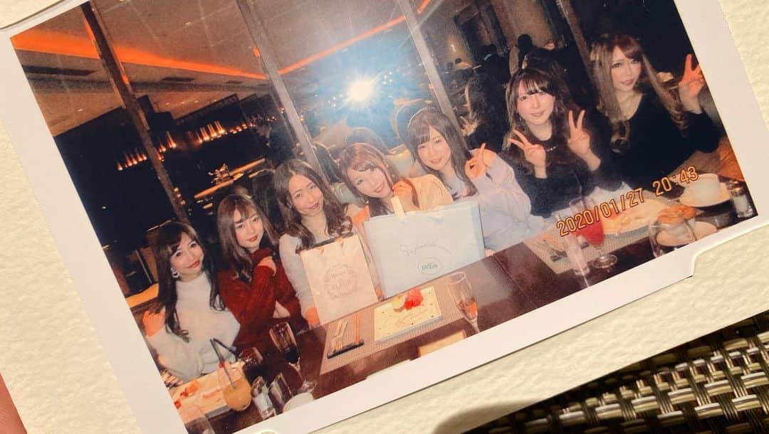 MIUさんのインスタグラム写真 - (MIUInstagram)「インターコンチネンタルホテルのシェフズキッチンで女子会してきた❤ おいしすぎたぁあ(💙^o^💙) くるみんお誕生日おめでとう🥰🥰🥰 みんなでお祝いʕ•ᴥ•ʔ💕 女子会また来月〜💖💖💖 #インターコンチネンタル東京ベイ #シェフズキッチン #女子会 #ビュッフェ #ディナー」1月28日 6時01分 - miu_sakurai_official