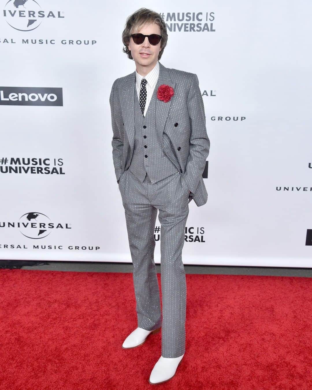 GQさんのインスタグラム写真 - (GQInstagram)「Not many skinny suits or boutonnieres around these days. @beck makes you ask: 𝑤ℎ𝑦 𝑡ℎ𝑒 ℎ𝑒𝑙𝑙 𝑛𝑜𝑡? See the 9 other best-dressed men of the week at the link in bio.」1月28日 7時00分 - gq