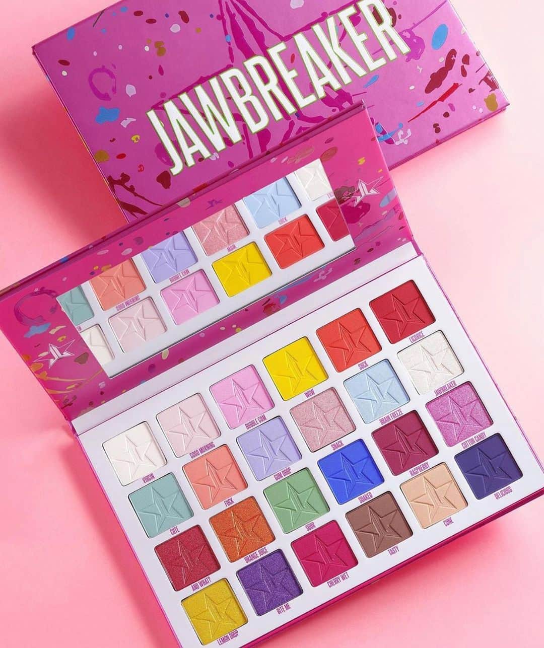 Jeffree Star Cosmeticsさんのインスタグラム写真 - (Jeffree Star CosmeticsInstagram)「Keep it bold & blended with our iconic #JAWBREAKER palette 🍭🌟 Photo by: @dcdg_beauty #jeffreestarcosmetics」1月28日 7時01分 - jeffreestarcosmetics
