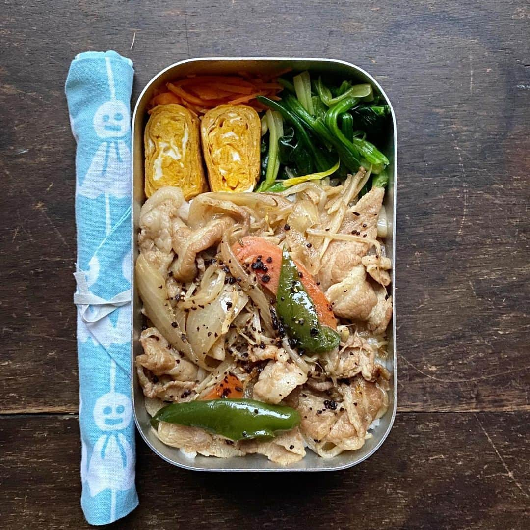 Rocoさんのインスタグラム写真 - (RocoInstagram)「01.28 肉野菜炒めのっけ弁当  #roco弁 #お弁当#高校生弁当#高1男子弁当 #obento#bento#クロワッサン普段弁当#クロワッサンお弁当部」1月28日 7時06分 - rororo_roco