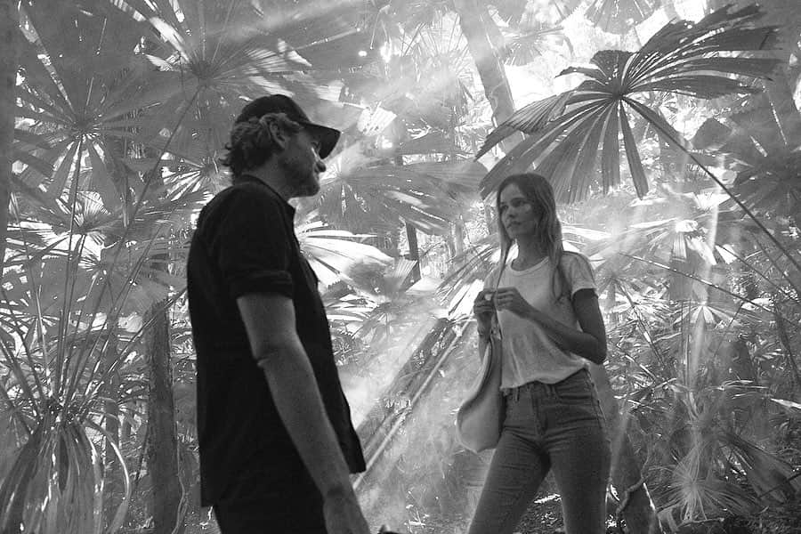 イザベル・ルーカスさんのインスタグラム写真 - (イザベル・ルーカスInstagram)「Filming in the Daintree. 🤍 Where the rainforest meets the sea and reef. 📷 @adrianmesko」1月28日 7時19分 - isabellucas