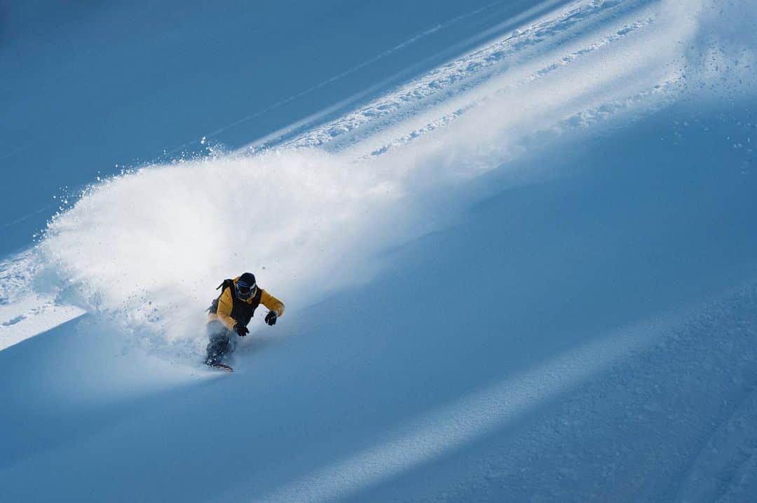 vansさんのインスタグラム写真 - (vansInstagram)「@BryanIguchi turning in his home zone of Jackson Hole. 📸: @OliGagnonPhoto @VansSnow」1月28日 8時00分 - vans