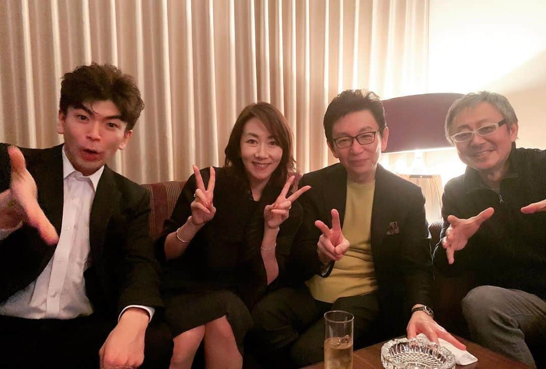 長野智子さんのインスタグラム写真 - (長野智子Instagram)「愉快なおじさまたちと新年会😊  左は活弁士の  #坂本頼光　さん #カツベン　で　#成田凌　さんの指導されてます。 #本物の活弁士さん初めて会った #古舘伊知郎　さん #松尾貴史  さん #新年会  は #楽しい #ポーズ蟹か」1月28日 18時50分 - naganotomoko