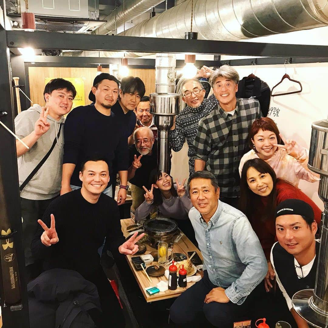 三好ジェームスさんのインスタグラム写真 - (三好ジェームスInstagram)「昨夜は、城島健司さんの激励会！  賑やかなメンバーで、美味しいホルモン食べながらワイワイ楽しい時間でした！  ラジオとテレビで釣りのコラボしたいなぁ🎣  #マル八ホルモン#城島健司 さん#激励会#攝津正 #オゼキさん美味しかったです#祇園ホルモン#祇園グルメ#博多グルメ#福岡グルメ#ホルモン焼き#釣り#つり#fishing#つりごはん#JTV」1月28日 18時53分 - james.arita2946