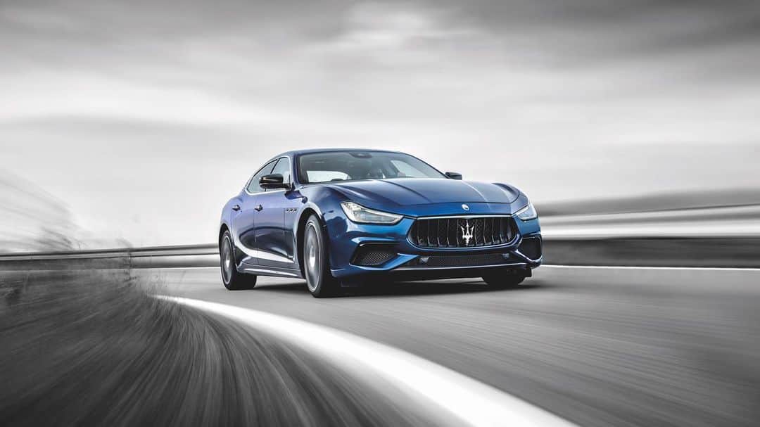 Maserati Japan | マセラティ ジャパンのインスタグラム：「来る、2月8日(土)・9日(日)の2日間にわたり、“MASERATI APPROVED Open Door Weekend”を開催する運びとなりました。 2019年、マセラティ ジャパンは、より安全・安心してマセラティにお乗りいただくための徹底した品質管理を目指し、PDI （Pre-Delivery-Inspection）Center – 出荷前点検センターを新設いたしました。 マセラティの妥協なき品質と保証は、新車でも認定中古車でも変わりません。Maserati Approved（ マセラティ認定中古車）プログラムによる121項目にもおよぶ、非常に厳しい基準に合格したエリートカーだけを、新たなオーナーの元にお届けいたします。 この機会に、珠玉の輝きを放つマセラティ認定中古車に、見て触れて、マセラティの魅力をご体感ください。 イタリアン・ラグジュアリー・カー・マセラティは、日本でさらに極まります。 皆様のご来場を心よりお待ち申し上げます。 詳しくはこちら：https://www.maserati.com/jp/ja/shopping-tools/Maserati-Approved-OpenDoorWeekend-campaign-web-to-lead  #Maserati #マセラティ #MaseratiJapan #マセラティジャパン #MaseratiApproved #マセラティ認定中古車」