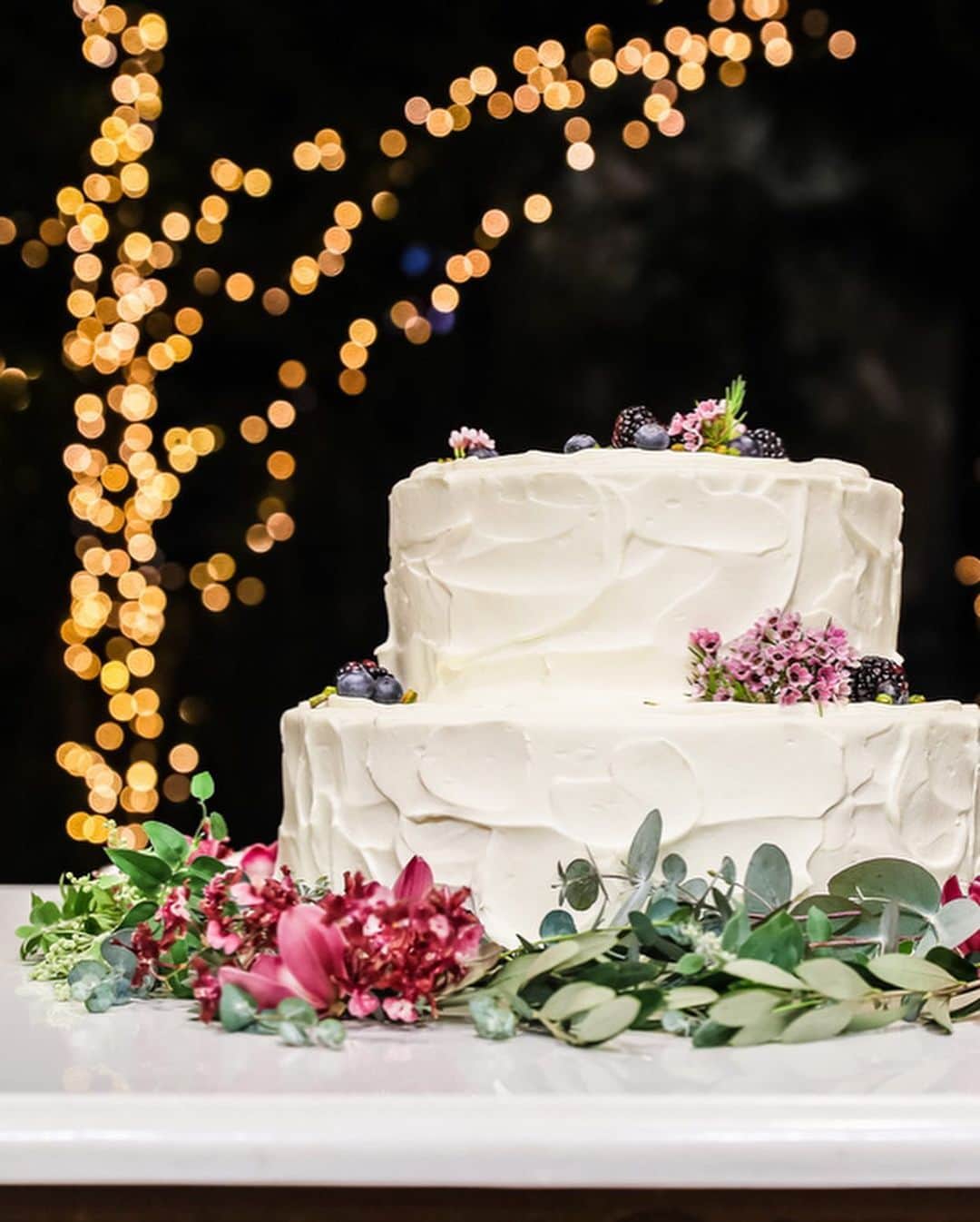 TAKE and GIVE NEEDS(T&G公式) さんのインスタグラム写真 - (TAKE and GIVE NEEDS(T&G公式) Instagram)「・ 【#weddingcake】 ・ ベリーとピンクのお花が可愛いウェディングケーキ✨グリーンと組み合わせることで甘すぎない大人可愛い雰囲気に。 ・ ・ 会場👉 #麻布迎賓館 ・ 【#tg花嫁】 ↑タグ付けしてフォロー&投稿お願いします☺︎ ・ #takeandgiveneeds #テイクアンドギヴニーズ #tg花嫁 #wedding  #ウェディング #結婚式 #結婚式場 #プレ花嫁 #卒花嫁 #卒花嫁レポ  #weddingideas #ケーキ#ウェディングケーキ#cakes  #cream」1月28日 18時20分 - takeandgiveneeds_official