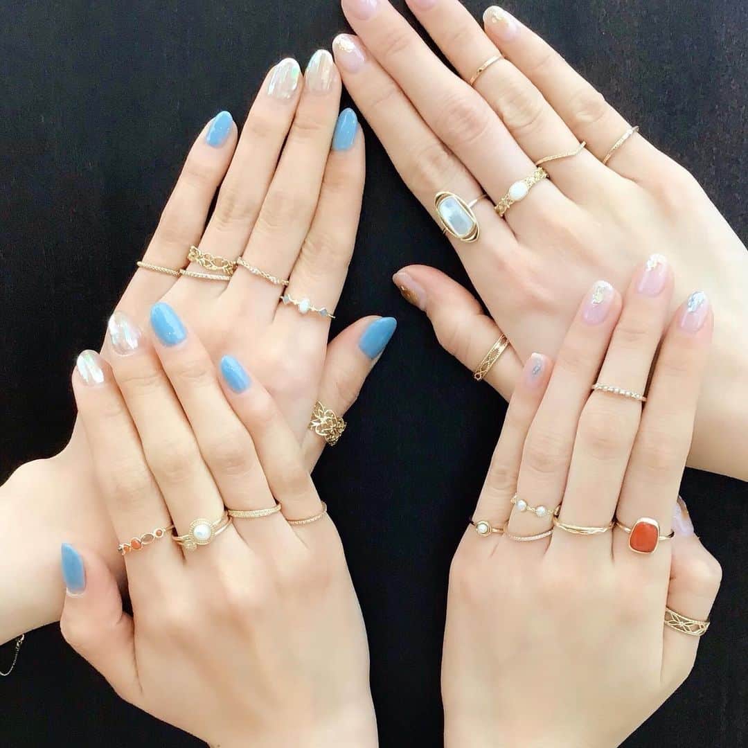 ageteさんのインスタグラム写真 - (ageteInstagram)「.﻿ 【スタッフコーディネート_アガット 福山天満屋】 ﻿ デイリーに着けているリングも着ける指を変えたり合わせるリングによって気分や雰囲気が変わります。 ﻿ ﻿ いつもとは違うコーディネートが新しい自分に出逢わせてくれそう。﻿ ﻿ #agete #jewelry #accessory #ring #coral #pearl #diamond #spring #collection #newarrivals﻿ #アガット #ジュエリー #アクセサリー #リング #サンゴ #パール #ダイヤモンド #春 #コレクション #新作  #福山天満屋」1月28日 18時28分 - agete_official