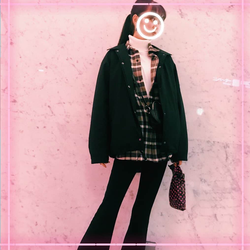 夏目璃乃さんのインスタグラム写真 - (夏目璃乃Instagram)「・ ・ ちょとまえの私服︎☜ ・ ・ #夏目璃乃 #私服 #チェックシャツ #コーチジャケット #ベルボトム #ファッション」1月28日 18時42分 - natsume_rino