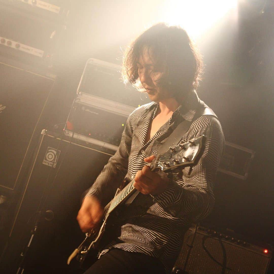 BORISさんのインスタグラム写真 - (BORISInstagram)「‪Master of SG guitar, Boris long time collaborator “Michio Kurihara” just Started Instagram account.‬ ‪Follow to Michio!!!‬ @michio_kurihara ‪  Next show with Michio 2020/1/31(fri) at Higashi Koenji UFO club. Boris with Michio Kurihara w/割礼  OPEN 19:00~START 19:30~ Tickets ☎︎0353060240  #michiokurihara」1月28日 10時59分 - borisdronevil
