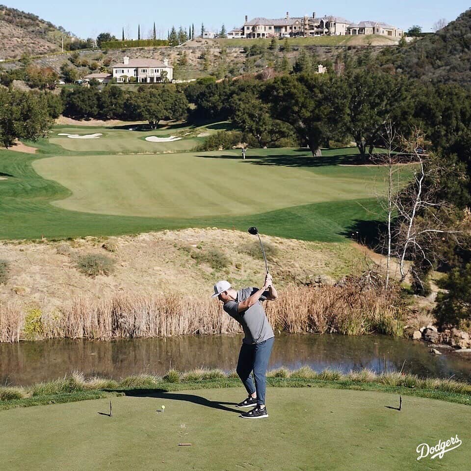 Los Angeles Dodgersさんのインスタグラム写真 - (Los Angeles DodgersInstagram)「The @jtfoundation10 hosted its fifth annual Justin Turner Golf Classic in Thousand Oaks this morning. The proceeds from the tournament will benefit children and families affected by illnesses and help veterans in the LA area.」1月28日 11時25分 - dodgers