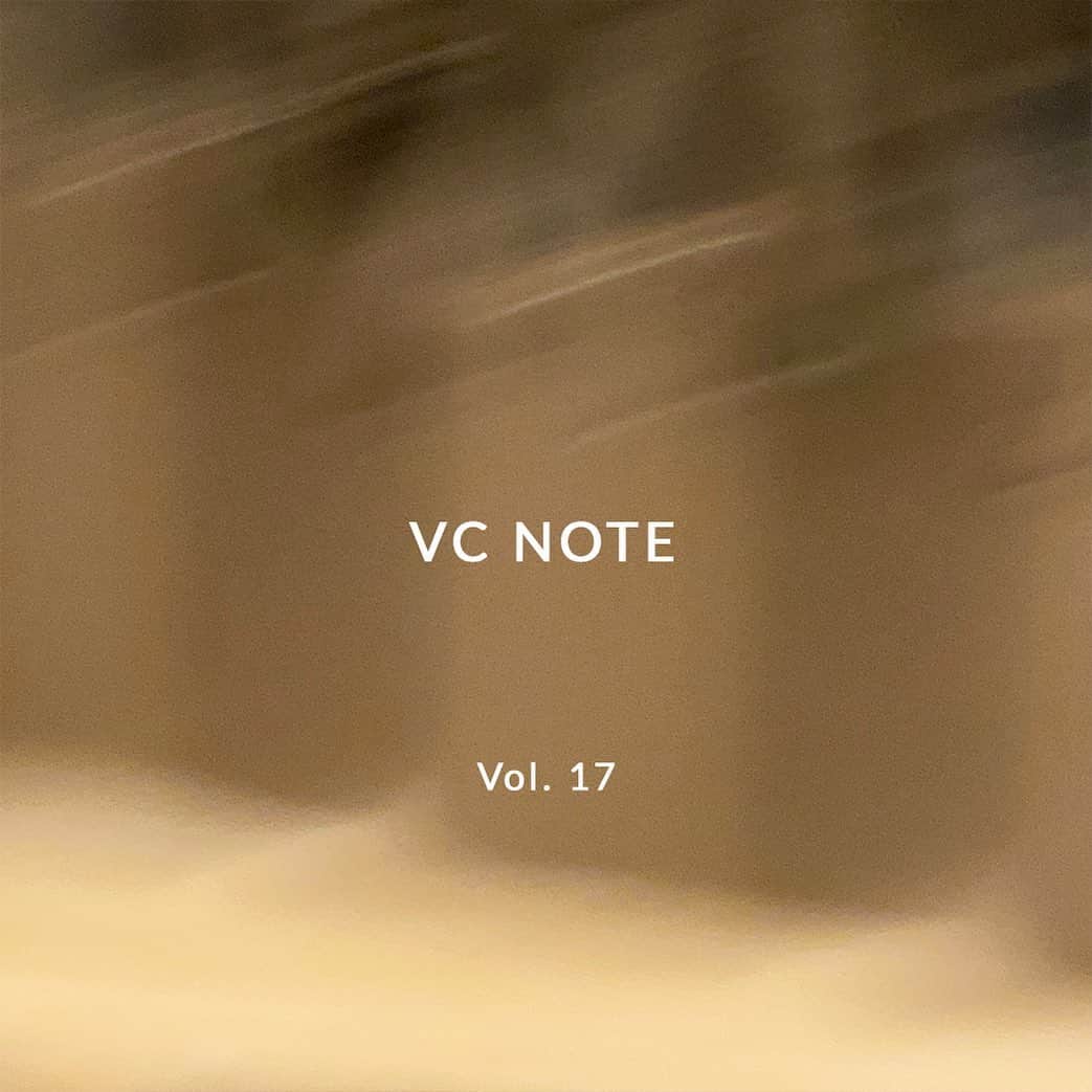 Vasic News In jpさんのインスタグラム写真 - (Vasic News In jpInstagram)「VASICウェブサイトにてVC NOTE Vol. 17を公開しました。  今回は2020春夏コレクションの新作アイテムEverと、BONDシリーズの新色ついてご紹介しております。  ぜひご覧ください。  http://www.vasic-newyork.jp/feature/  #vasic #vcnote #vol17 #storiesofvasic #springsummer2020 #ever#bond #bondmini #bondminimini #newcolors #newitems #vasicnews」1月28日 11時41分 - vasic_japan