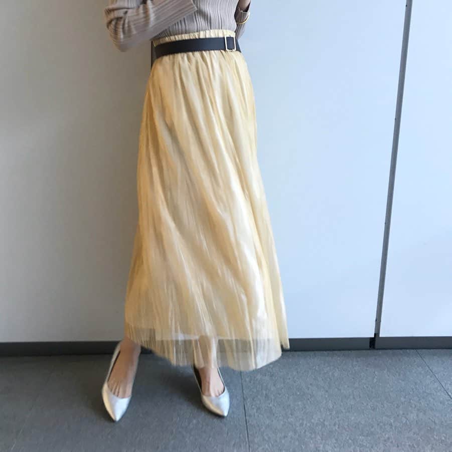 Loungedress officialさんのインスタグラム写真 - (Loungedress officialInstagram)「.﻿ エアリーな素材が目を引くスカート。﻿ ﻿ ﻿ 立体感のあるレースを使用していて﻿ コーディネートのアクセントになります⁑ ﻿ ﻿ ﻿ 合わせたアシメリブニット﻿ ベージュは恵比寿店・WEB限定カラー！ ﻿ ﻿ #loungedress#ラウンジドレス﻿ #スカート#skirt﻿ #knit#レース#fashion#coordinate﻿」1月28日 11時41分 - loungedress