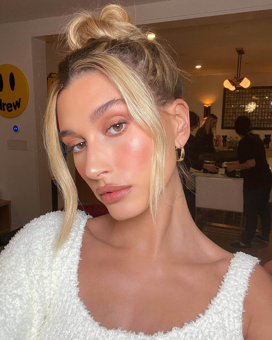 JEN ATKINさんのインスタグラム写真 - (JEN ATKINInstagram)「Seasons premiere @haileybieber 💛  @maryphillips @stylememaeve #jenatkinhair」1月28日 11時42分 - jenatkinhair