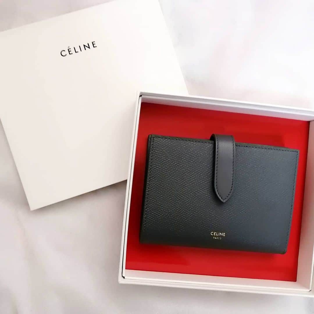 のインスタグラム：「@celine  #new  #wallet」
