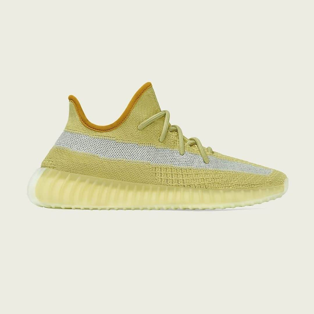 HYPEBEASTさんのインスタグラム写真 - (HYPEBEASTInstagram)「@hypebeastkicks: @adidasoriginals and Kanye West are set to bless the sneaker-loving masses with a YEEZY BOOST 350 V2 that’s been christened “Marsh.” Using an interesting yellow-gold color several shades darker than other xanthous hues present on the adidas YEEZY line, the “Marsh” is a new testament to the staying power of the popular 350 V2, a model that’s been on the market since 2016 and is still going strong. The #YeezyMarsh is set to drop exclusively on YEEZY Supply come February 1 for $220 USD. ⁠⠀ Photo: adidas Orginals」1月28日 12時07分 - hypebeast