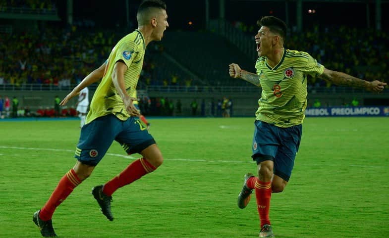 サッカー コロンビア代表チームさんのインスタグラム写真 - (サッカー コロンビア代表チームInstagram)「¡Gritos de victoria! 👊💪 Colombia 🇨🇴 2 🆚 1 🇻🇪 Venezuela  #VamosColombia」1月28日 12時32分 - fcfseleccioncol