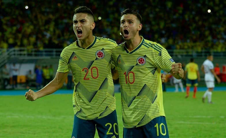 サッカー コロンビア代表チームのインスタグラム：「¡Gritos de victoria! 👊💪 Colombia 🇨🇴 2 🆚 1 🇻🇪 Venezuela  #VamosColombia」