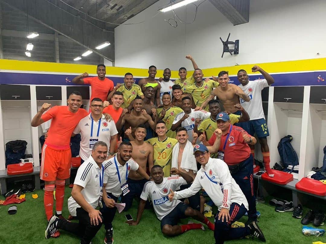 サッカー コロンビア代表チームのインスタグラム：「‪¡Seguimos buscando nuestro sueño de Tokio 2020. Siempre con trabajo, humildad y fe! 🙏🇨🇴‬」