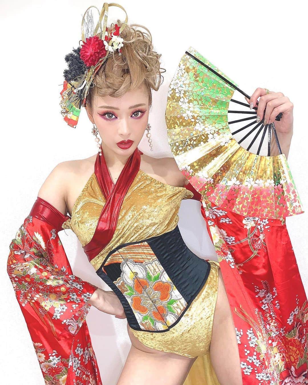 CYBERJAPAN Staffのインスタグラム：「金曜のEdge house @visiontokyo  2/2 カーイベントにTeamK など、お楽しみに！ . Tuesday 28 Jan International Camelot @ Club Camelot（東京） DJ : YOSEEK and mores  CYBERJAPAN DANCERS : Rio, Rina, Natsune, Kei . .  Friday 31 Jan EDGE HOUSE @ SOUND MUSEUM VISION（東京） DJ : Clayton and mores  CYBERJAPAN DANCERS RiRi , MikaT . . Sunday 2 Feb LEXANI CAR FESTIVAL @ 幕張メッセ　（千葉）　※DAY TIME DJ : DJ CELLY  CYBERJAPAN DANCERS : TeamK (Kanae, Kazue, Kana, Karen) . .  Monday 3 Feb CYBERJAPAN @ WARP SHINJUKU（東京） DJ : TOMOPIRO  CYBERJAPAN DANCERS : Haruka, Hitomi, RiRi, Junon . #cyberjapan #cyberjapandancers #サイバージャパン」