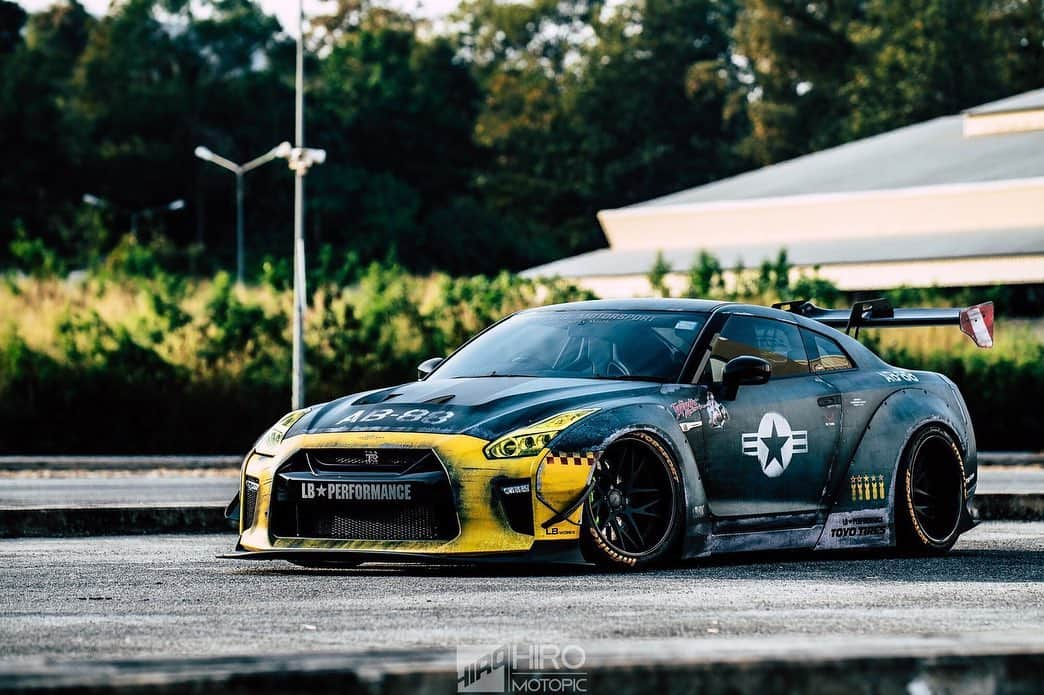 Wataru Katoさんのインスタグラム写真 - (Wataru KatoInstagram)「First LB WORKS GTR Type 1.5 in Thailand 🇹🇭!! Army style !! Photo by @zentrady_lb  Special thanks to @infinite_motorsport & @libertywalk_thailand & @janim78 & @punyawi_suphan & @armulo.t & @ahamix & @marymeawv12 & @biley_twinb & @thewrapicon & @ttanz & @reckless_new !! @libertywalkkato  #libertywalk #lb #nissan #lbworks #thailand #thailand🇹🇭 #lbperformance #lbwk #gtr #gtr35  #monstercar #army #infinite #airrex #libertywalkthailand」1月28日 12時56分 - libertywalkkato