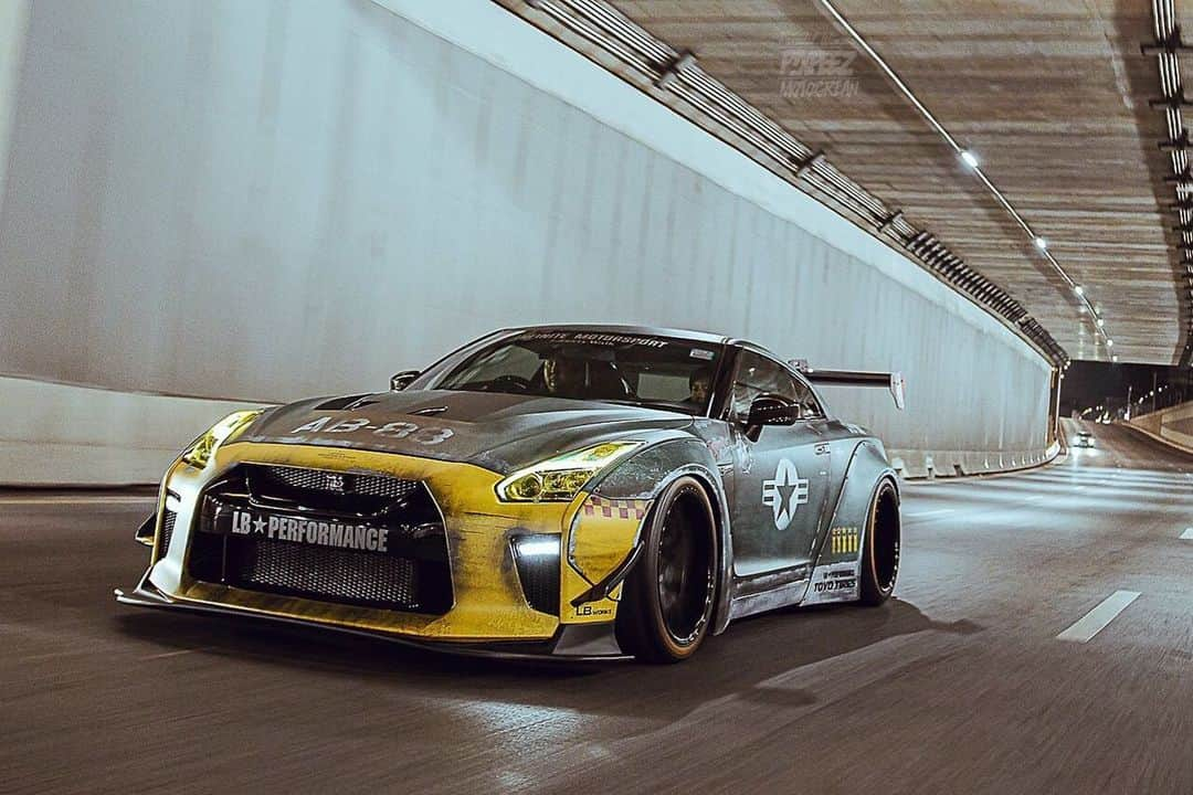 Wataru Katoさんのインスタグラム写真 - (Wataru KatoInstagram)「First LB WORKS GTR Type 1.5 in Thailand 🇹🇭!! Army style !! Photo by @zentrady_lb  Special thanks to @infinite_motorsport & @libertywalk_thailand & @janim78 & @punyawi_suphan & @armulo.t & @ahamix & @marymeawv12 & @biley_twinb & @thewrapicon & @ttanz & @reckless_new !! @libertywalkkato  #libertywalk #lb #nissan #lbworks #thailand #thailand🇹🇭 #lbperformance #lbwk #gtr #gtr35  #monstercar #army #infinite #airrex #libertywalkthailand」1月28日 12時56分 - libertywalkkato