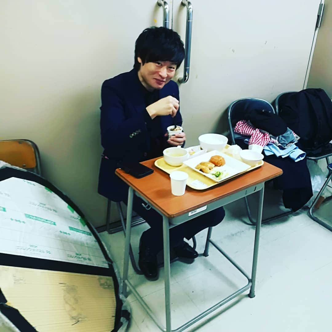 山名文和さんのインスタグラム写真 - (山名文和Instagram)「ルミネ 給食スタイル  #誰やおもたら #和牛 #けんちゃん」1月28日 13時25分 - fumikazu_yamana